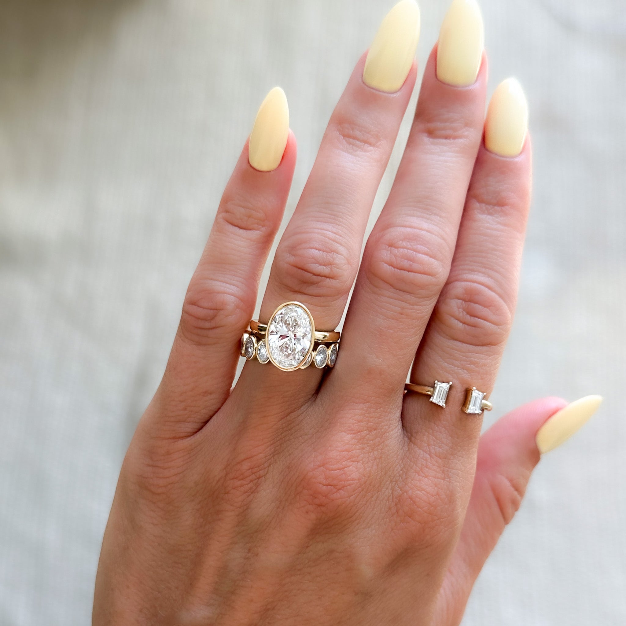 Penumbra Bezel Set Engagement Ring With Oval Cut